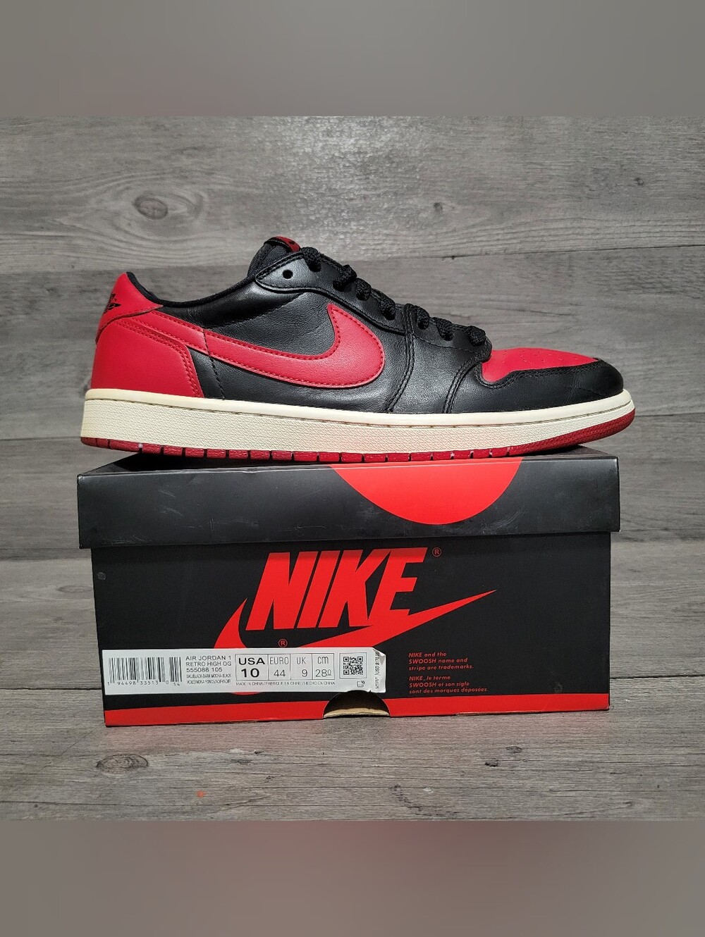 2015 Air Jordan 1 Retro Low Bred Mens Size 10 OG 705329-001 Breds Black Red